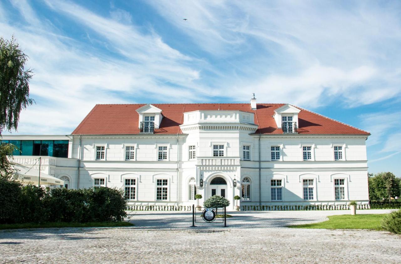 Palac Na Opieszynie Września Esterno foto