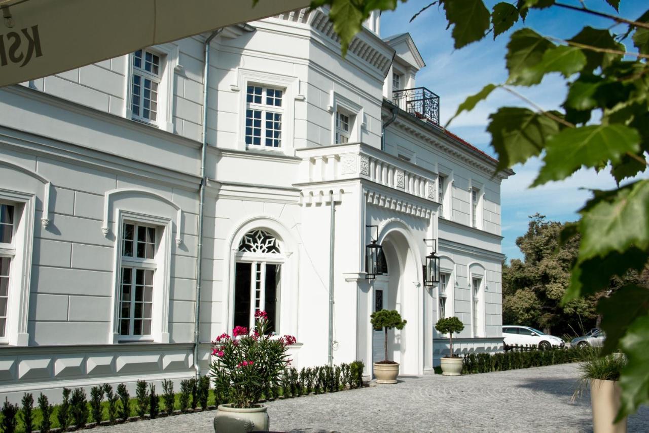 Palac Na Opieszynie Września Esterno foto