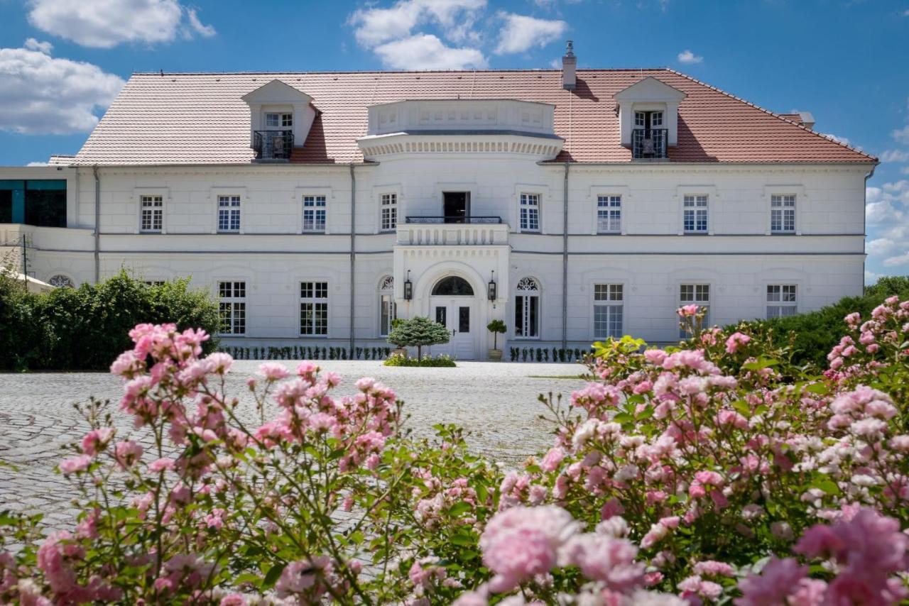 Palac Na Opieszynie Września Esterno foto