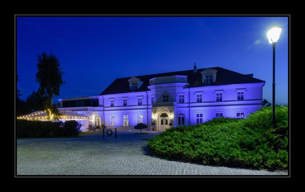 Palac Na Opieszynie Września Esterno foto